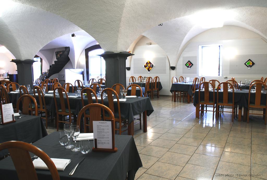 Les Hirondelles Hotel Orcines Exterior foto