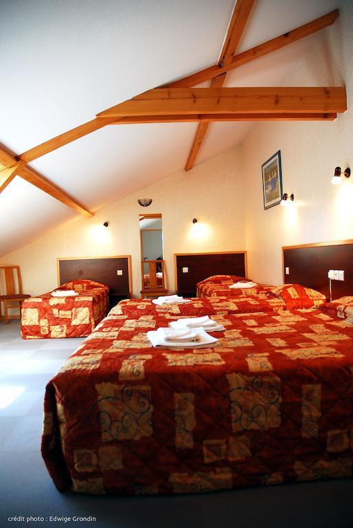 Les Hirondelles Hotel Orcines Quarto foto